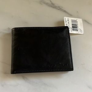 New Tahari leather wallet